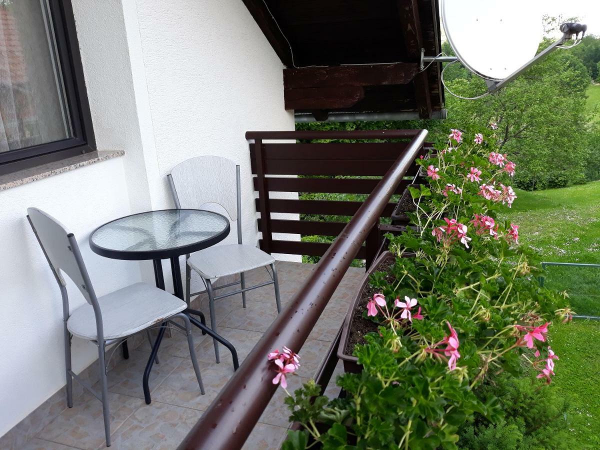 Hostal House Zlatko Selište Drežničko Exterior foto