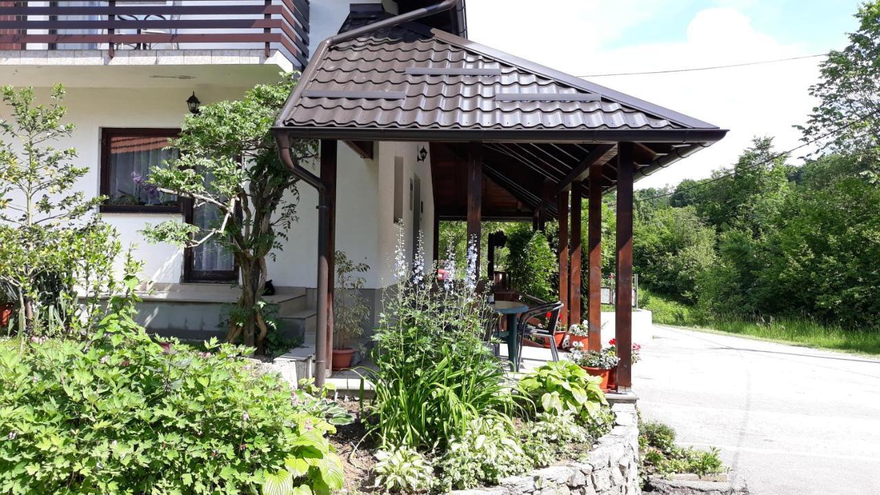 Hostal House Zlatko Selište Drežničko Exterior foto