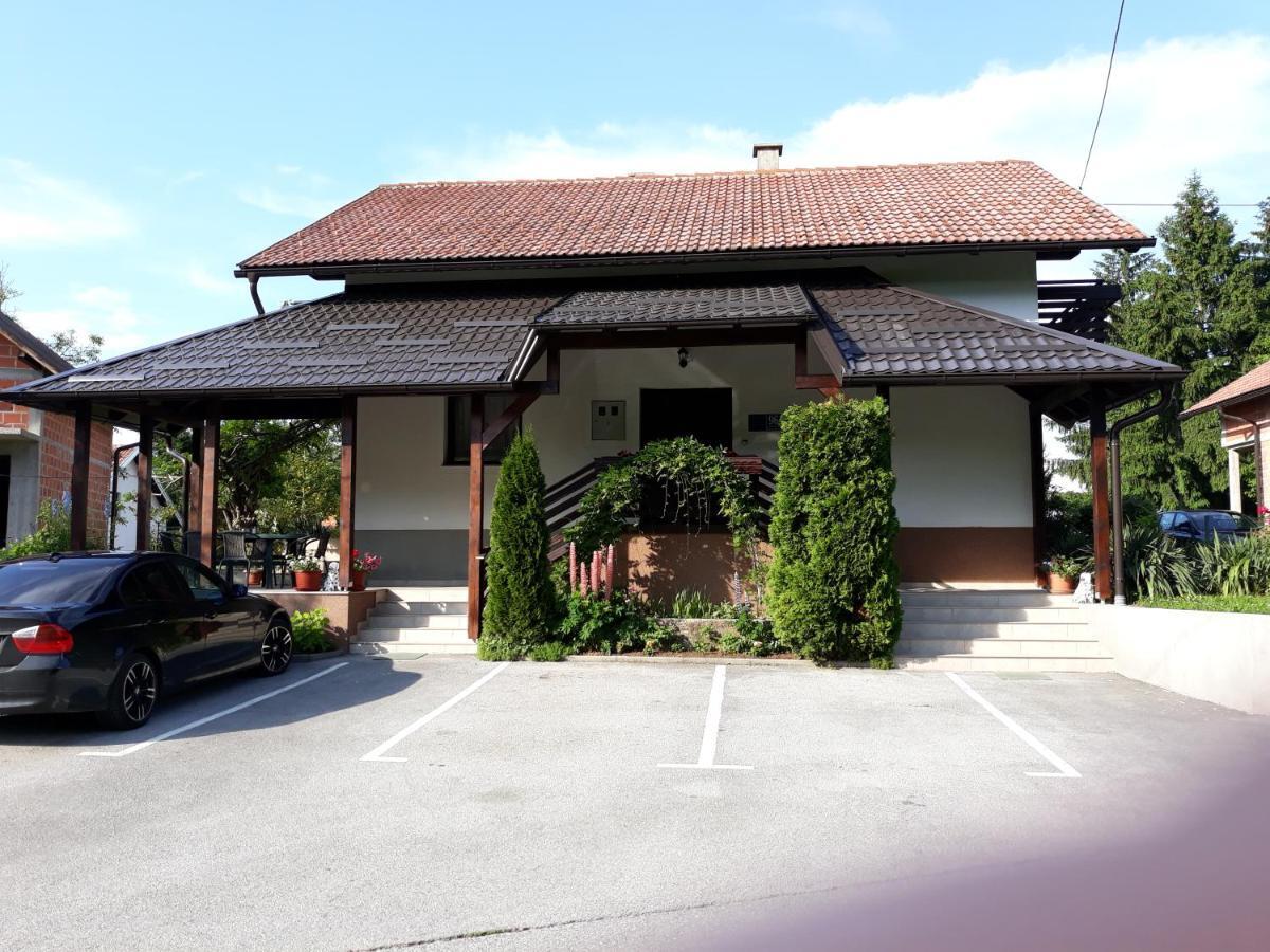 Hostal House Zlatko Selište Drežničko Exterior foto
