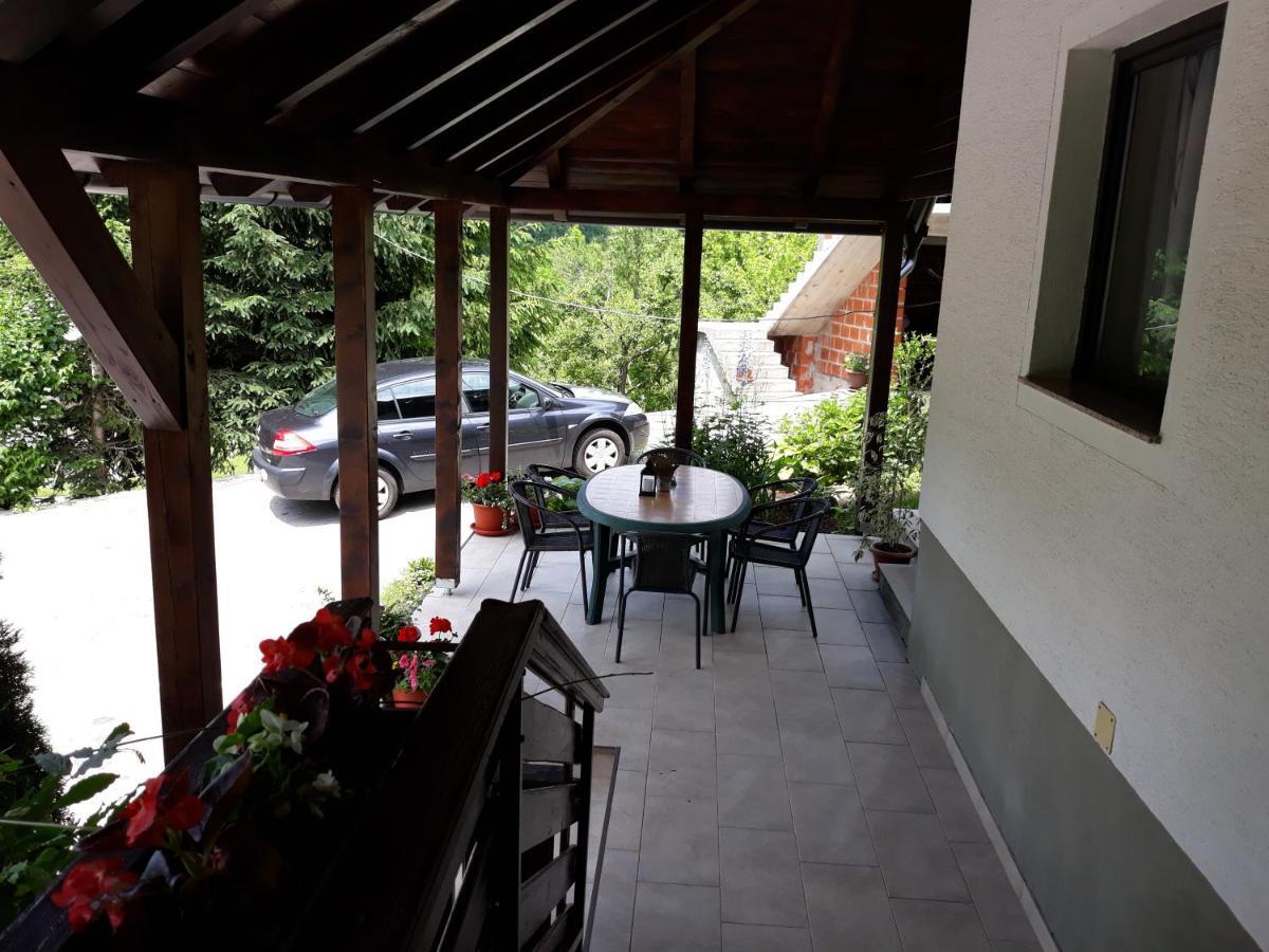 Hostal House Zlatko Selište Drežničko Exterior foto