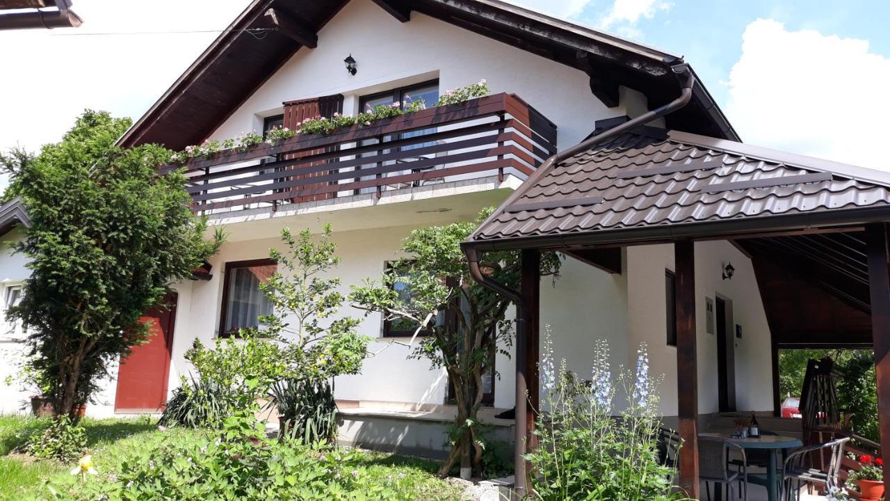Hostal House Zlatko Selište Drežničko Exterior foto