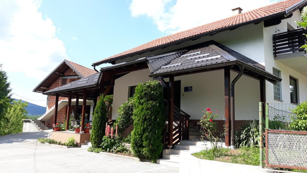 Hostal House Zlatko Selište Drežničko Exterior foto